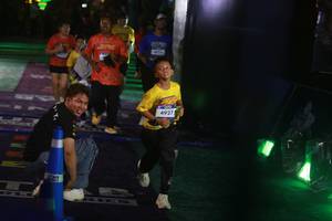 BIB: 4927
                            <button type="button" onclick="openModal(26275100)" class="btn btn-primary btn-sm float-right btn-popup" data-toggle="modal" data-target=".modal-high-quality">
                        <i class="fas fa-shopping-cart"></i> Add to Cart
                    </button>
                                            <button type="button" onclick="isThisMe(26275100, true)" class="btn btn-success btn-sm float-right btn-popup btn-isme hidden" data-toggle="tooltip" data-placement="bottom" title="นี่คือรูปของคุณใช่ไหม คลิกที่นี่เพื่อเอาเข้าอัลบั้ม">
                        <i class="fas fa-plus"></i> Add to album
                    </button>
                    <button type="button" onclick="isThisMe(26275100, false)" class="btn btn-warning btn-sm float-right btn-popup btn-isnotme hidden">
                        <i class="fas fa-ban"></i> Remove from album
                    </button>